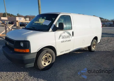 2017 Chevrolet Express 2500 Work Van z USA, uszkodzony, nr VIN 1GCWGAFG3H1209433